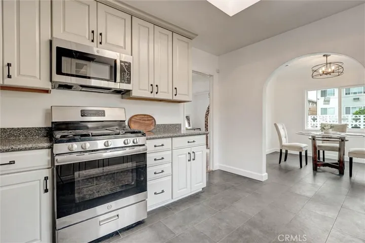 5723 Ensign, North Hollywood, California 91601
