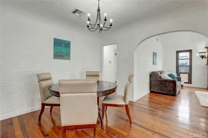 5723 Ensign, North Hollywood, California 91601