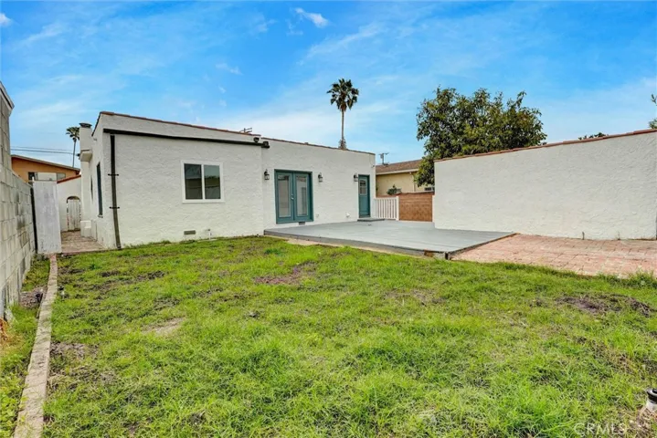 5723 Ensign, North Hollywood, California 91601