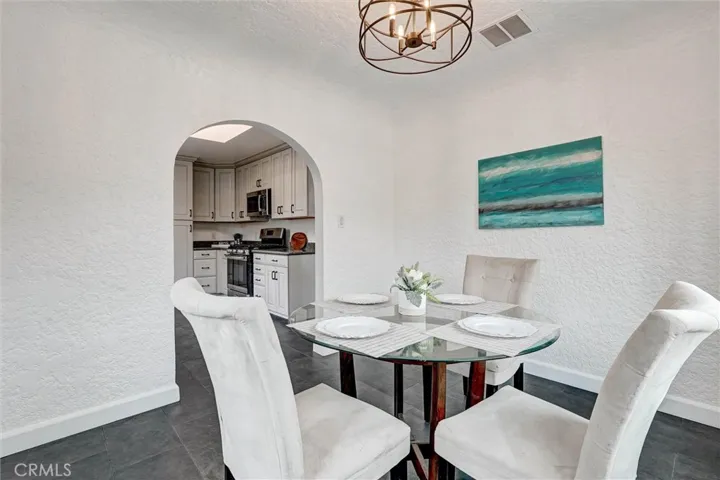 5723 Ensign, North Hollywood, California 91601