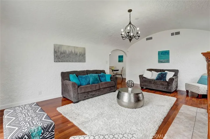 5723 Ensign, North Hollywood, California 91601