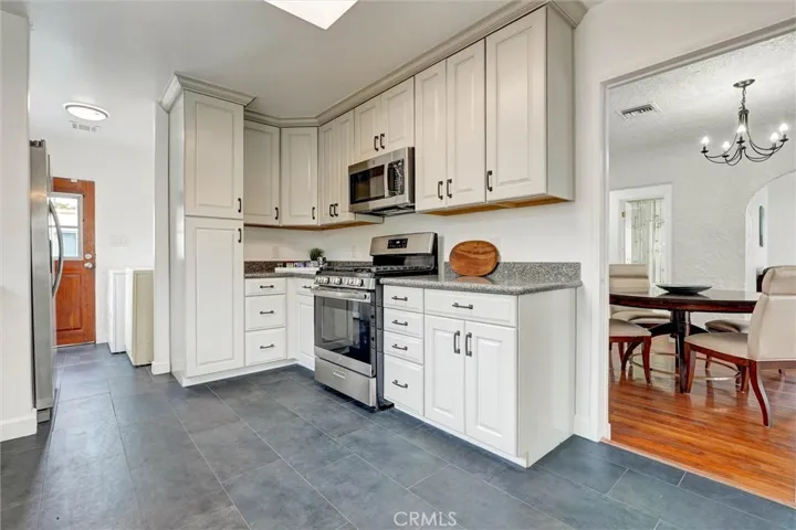 5723 Ensign, North Hollywood, California 91601