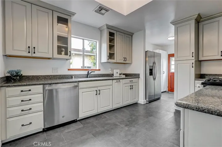 5723 Ensign, North Hollywood, California 91601