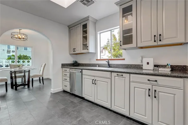 5723 Ensign, North Hollywood, California 91601