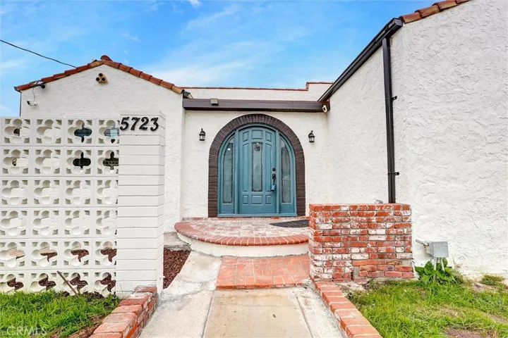 5723 Ensign, North Hollywood, California 91601