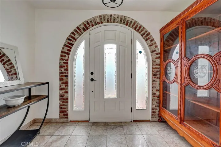 5723 Ensign, North Hollywood, California 91601