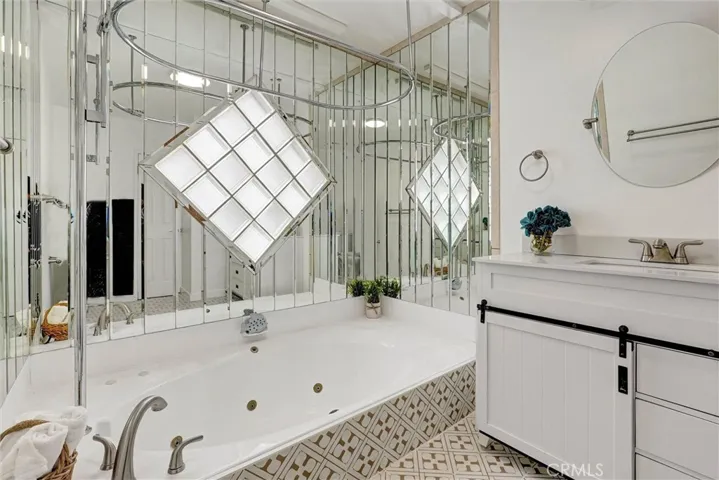 5723 Ensign, North Hollywood, California 91601