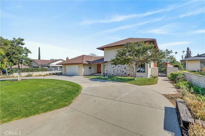 side driveway