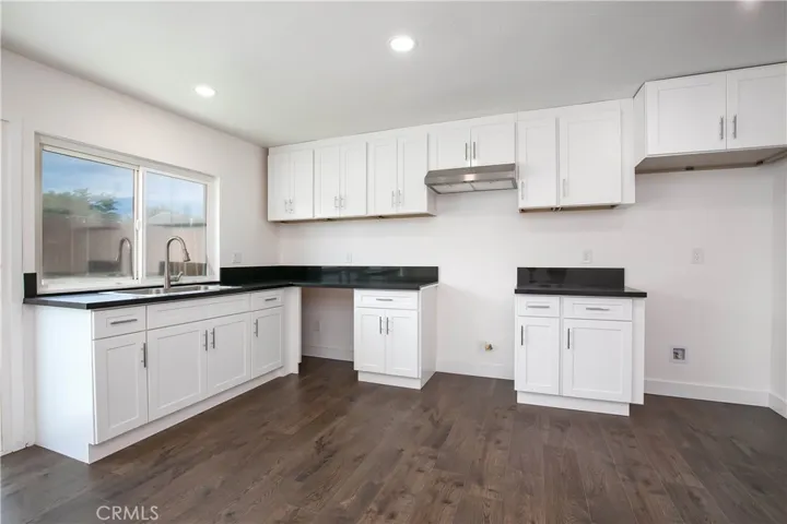 42803 Alexo, Lancaster, California 93536