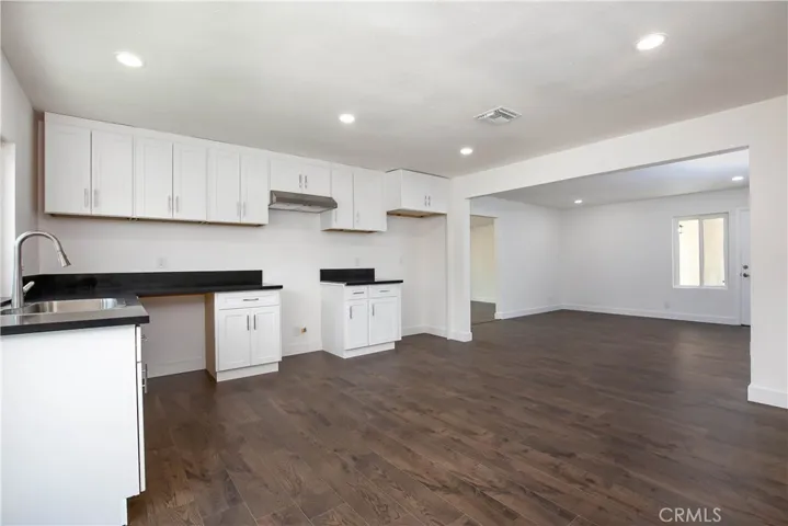 42803 Alexo, Lancaster, California 93536