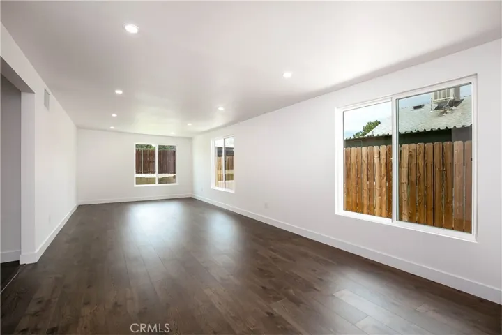 42803 Alexo, Lancaster, California 93536