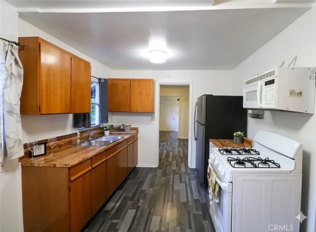 Kitchen with appliances included