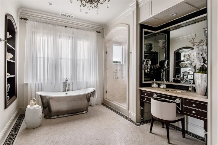 Primary Suite Bathroom