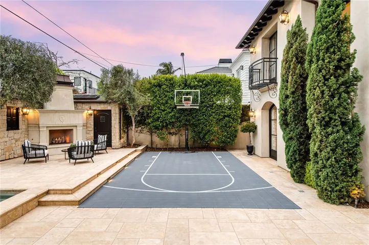 Basketball Half-court