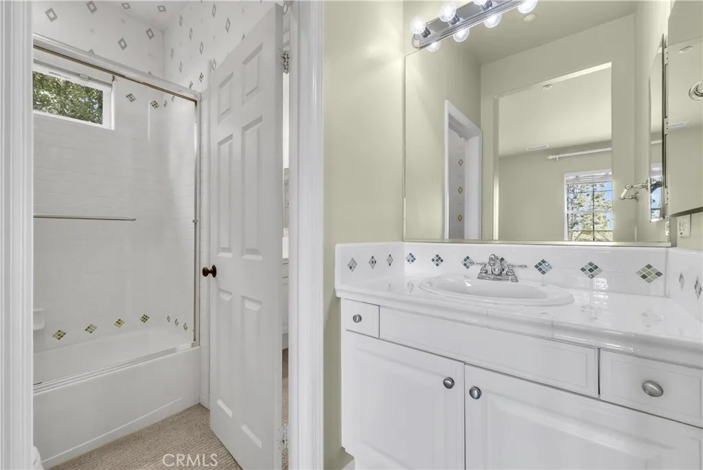 Jack n Jill Bathroom