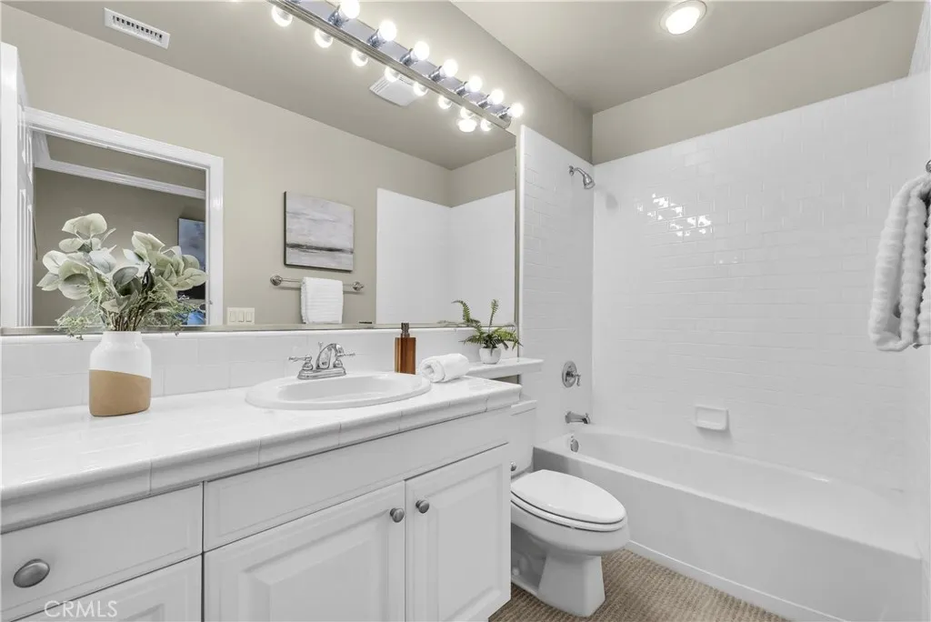 Private Bathroom for Bedroom #5