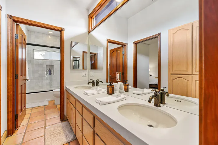 Shared Bathroom 2