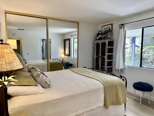 Large mirrored sliding closet