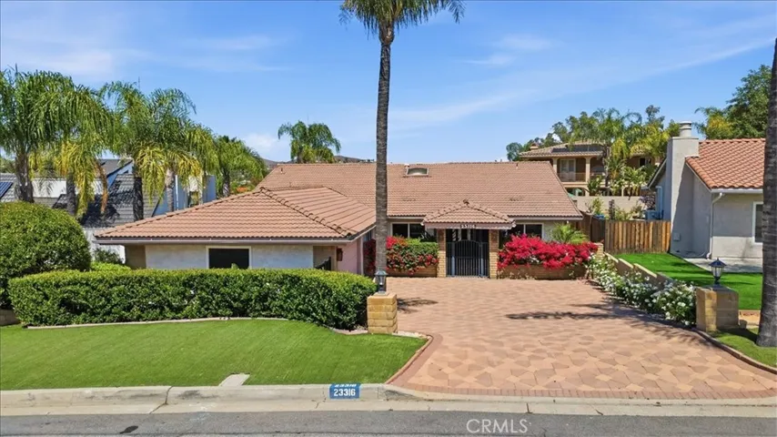 23316 Gray Fox Drive, Canyon Lake, California 92587