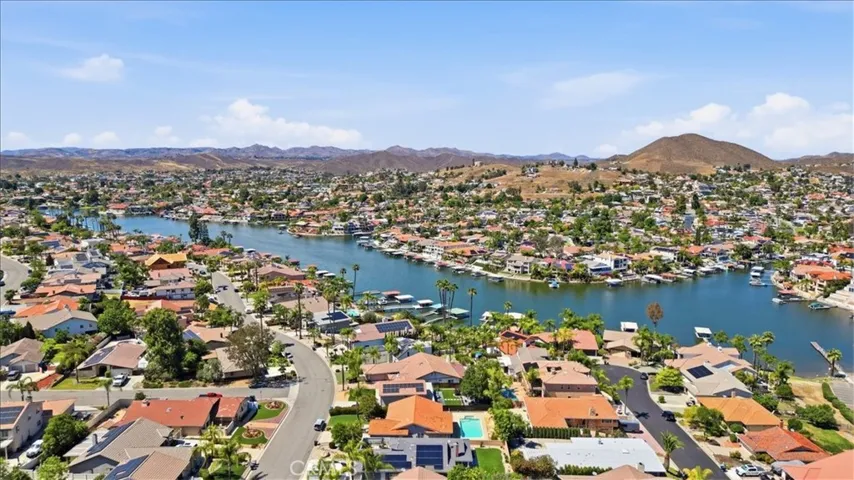 23316 Gray Fox Drive, Canyon Lake, California 92587