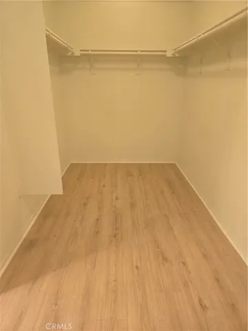 Walking Closeth - Main Bedroom