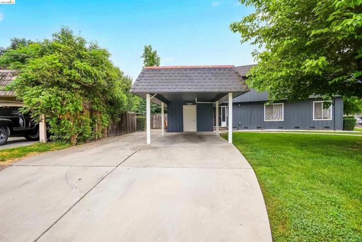 Unit B driveway
