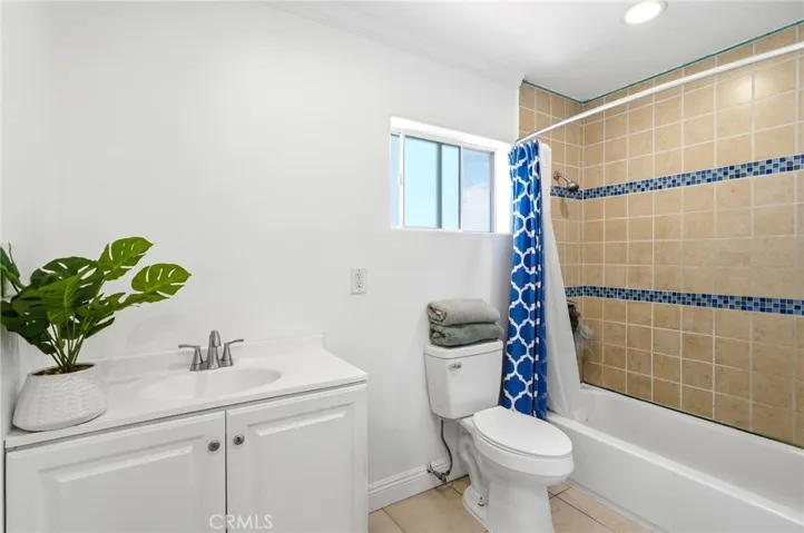 UPSTAIRS- Hallway bathroom