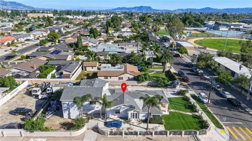 Left side of vacant lot IS NOT part of the home