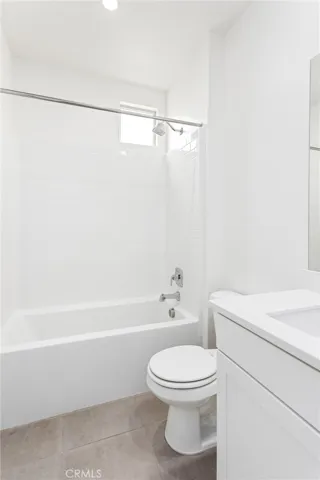 Shared full bath
