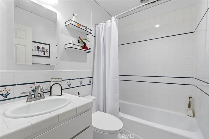 Guest bath upstairs suite