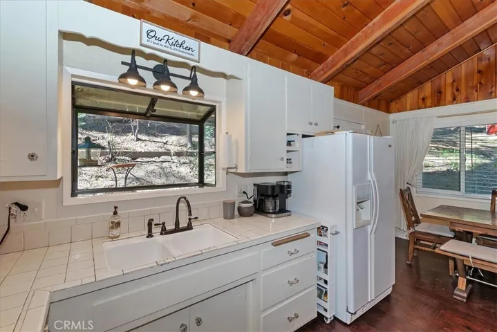 2452 Spring, Running Springs, California 92382