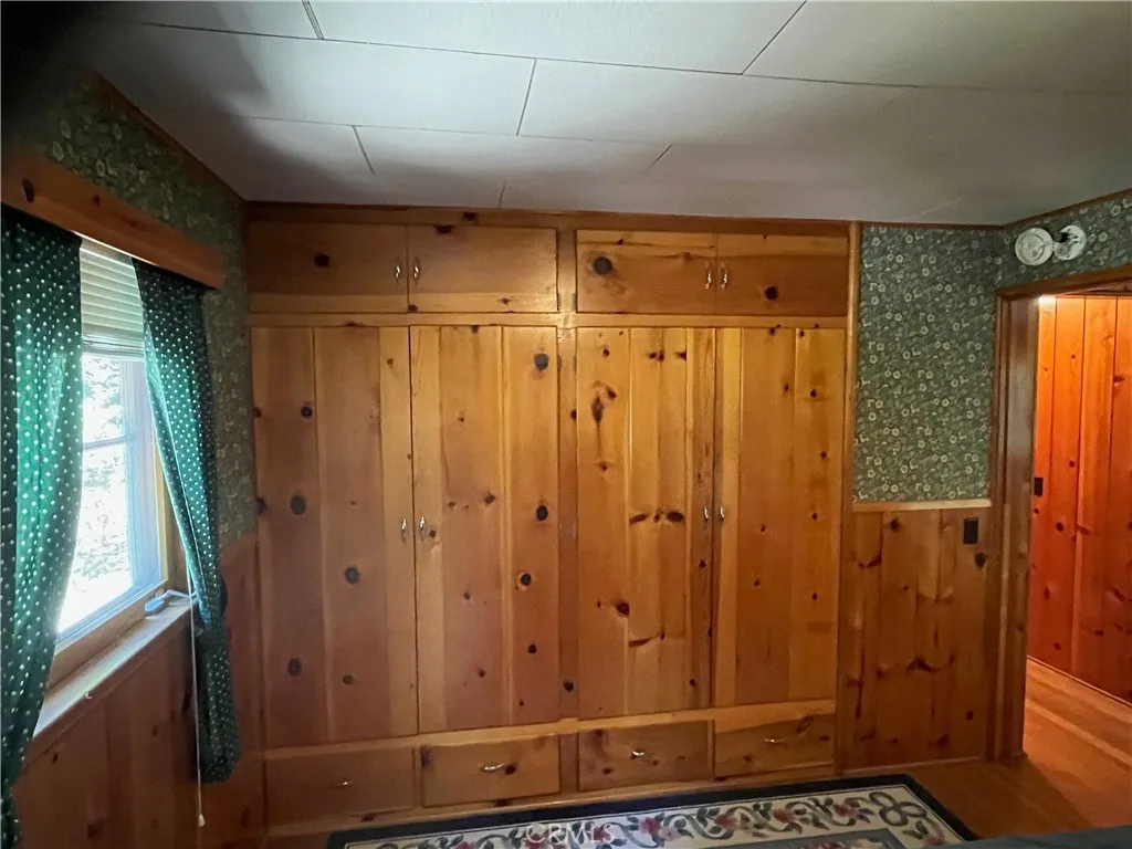 BEDROOM CLOSET