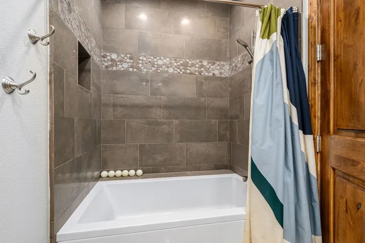 80-web-or-mls-TKApache_OPMG_0426_080