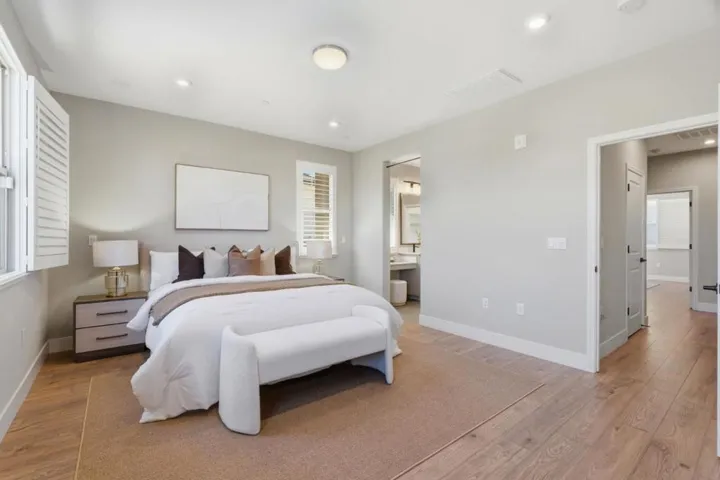 560 Saint Remi Terrace 1, Sunnyvale, California 94085