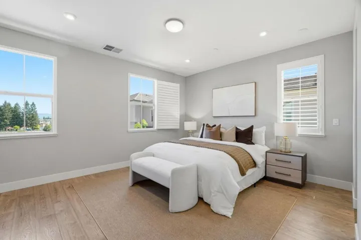 560 Saint Remi Terrace 1, Sunnyvale, California 94085