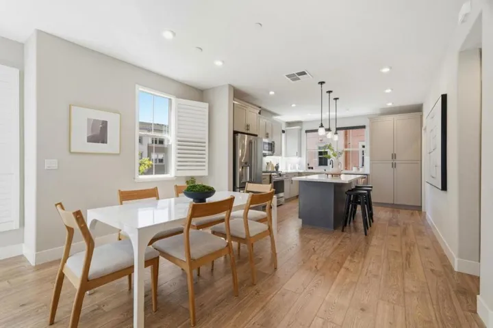 560 Saint Remi Terrace 1, Sunnyvale, California 94085