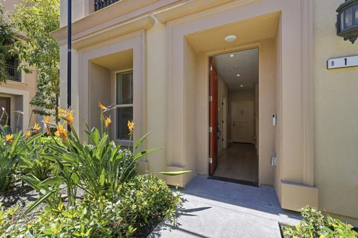 560 Saint Remi Terrace 1, Sunnyvale, California 94085