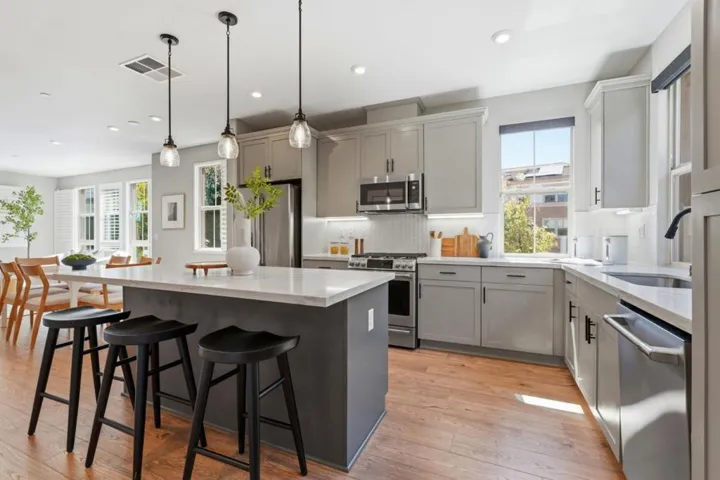 560 Saint Remi Terrace 1, Sunnyvale, California 94085