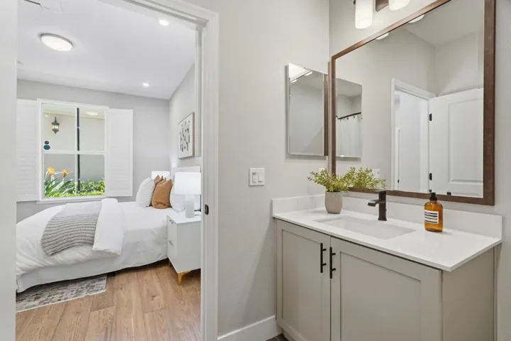 560 Saint Remi Terrace 1, Sunnyvale, California 94085