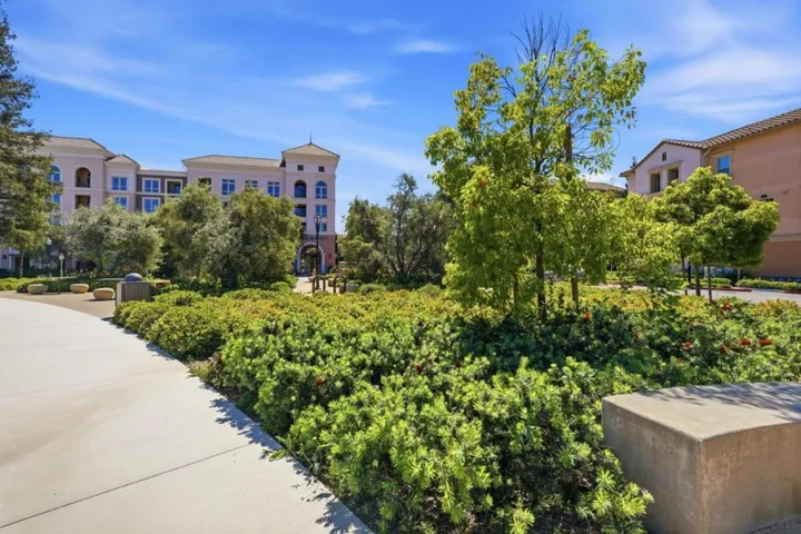 560 Saint Remi Terrace 1, Sunnyvale, California 94085