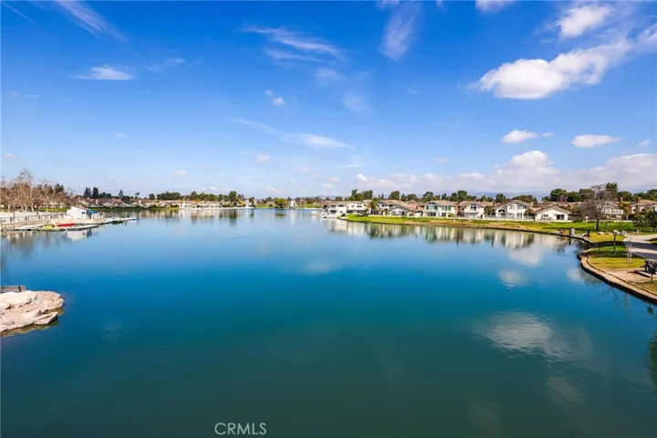 Walk around this beautiful lake!