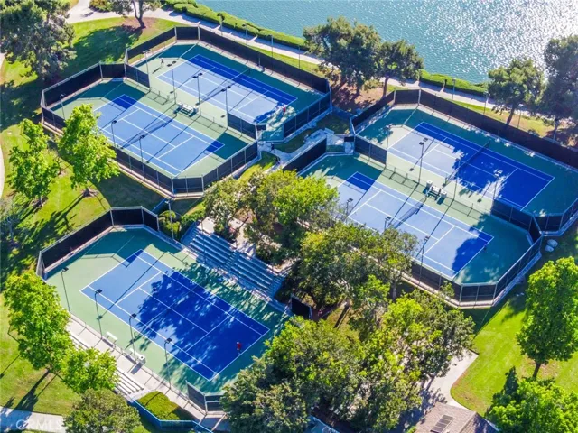 Well-maintainted tennis courts.