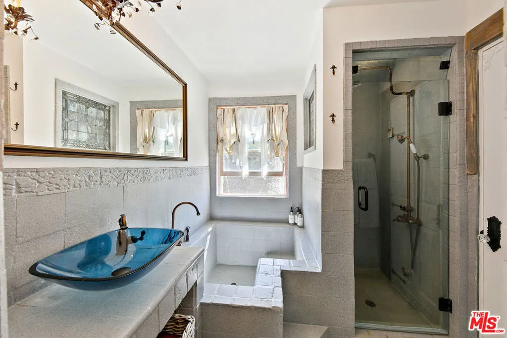 primary suite