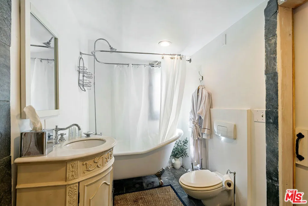 lower guest suite A