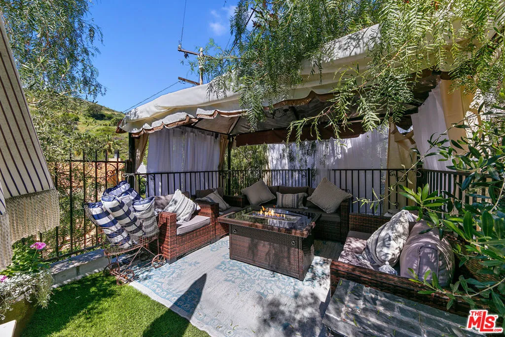 pool cabana