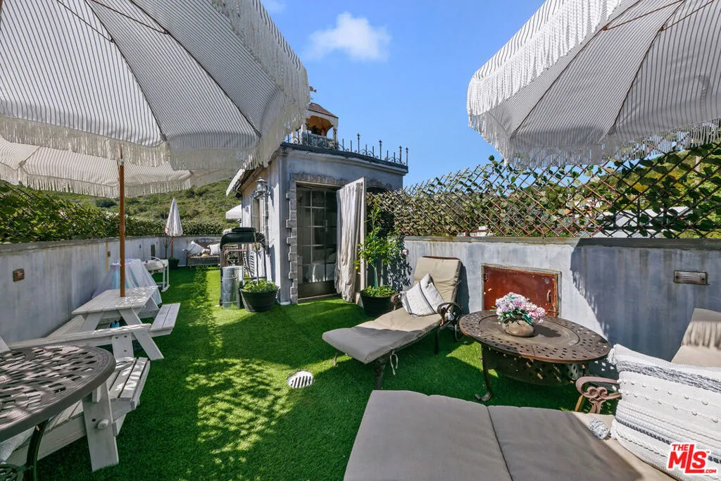 rooftop deck
