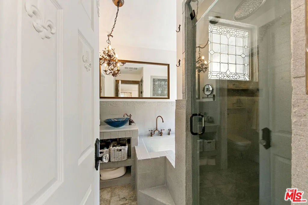 primary suite
