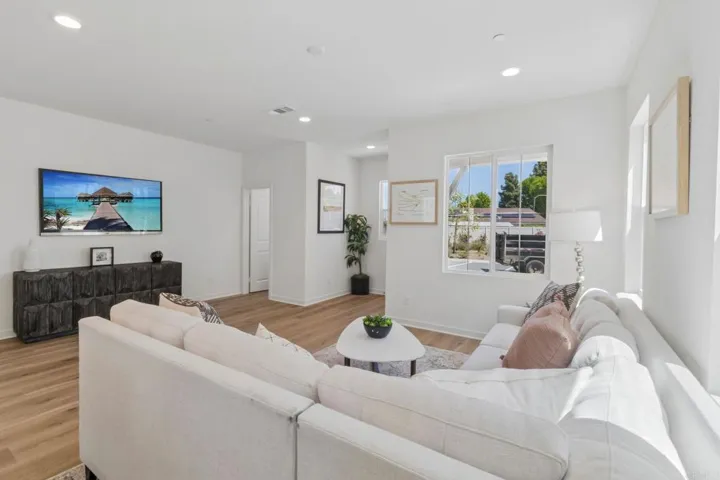 717 Kingbird Loop, Oceanside, California 92058