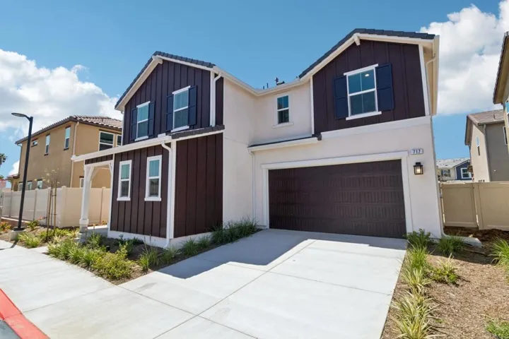 717 Kingbird Loop, Oceanside, California 92058
