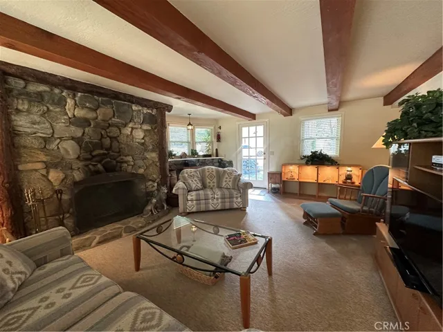 Livingroom w/Fireplace